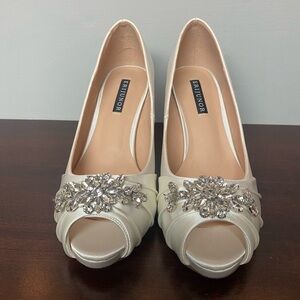 Erijunor Peep Toe Heels